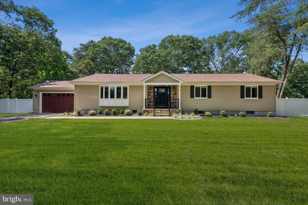 23 LAFAYETTE AVE, Voorhees, NJ 08043