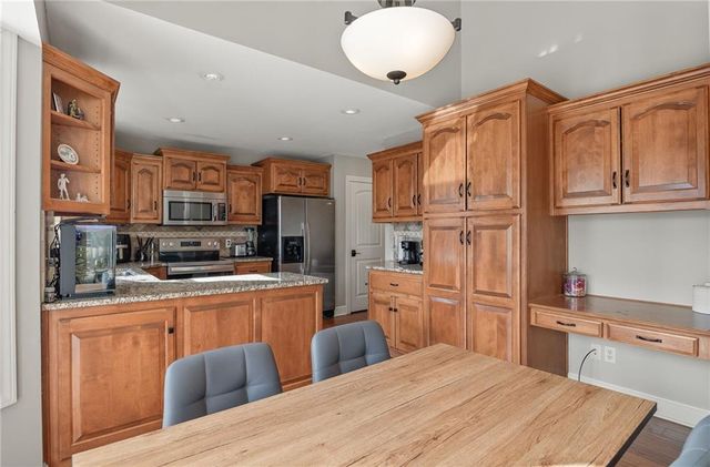 4704 Donnelly Drive, St Joseph, MO 64506