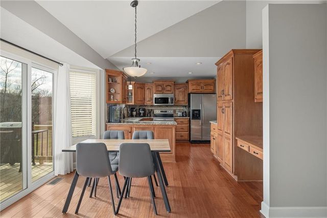 4704 Donnelly Drive, St Joseph, MO 64506