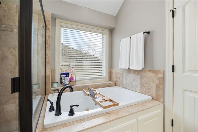 4704 Donnelly Drive, St Joseph, MO 64506