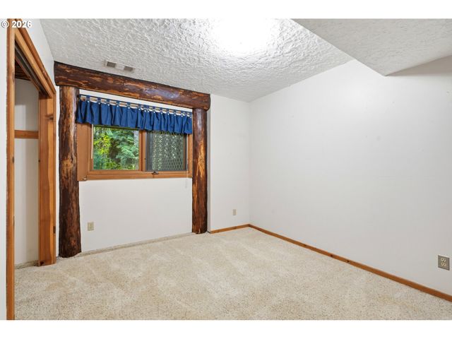 29870 S DHOOGHE Rd, Colton, OR 97017
