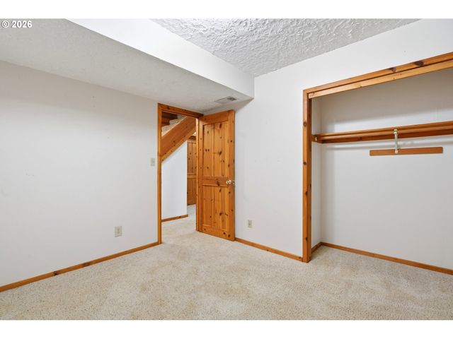 29870 S DHOOGHE Rd, Colton, OR 97017