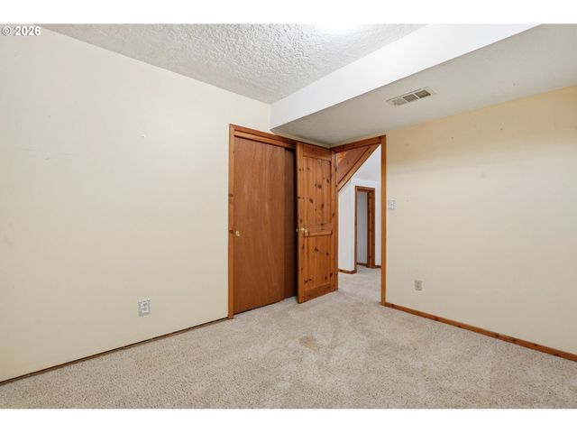 29870 S DHOOGHE Rd, Colton, OR 97017