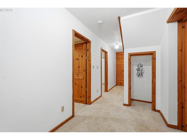 29870 S DHOOGHE Rd, Colton, OR 97017