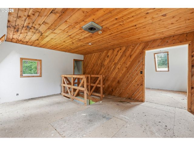 29870 S DHOOGHE Rd, Colton, OR 97017