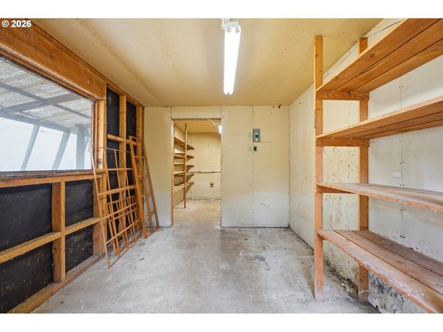 29870 S DHOOGHE Rd, Colton, OR 97017
