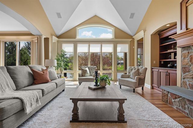 433 John R, Milford, MI 48381