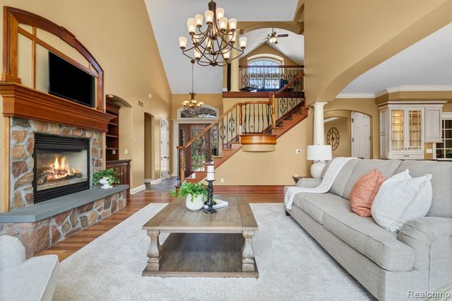 433 John R, Milford, MI 48381