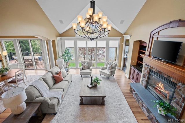 433 John R, Milford, MI 48381