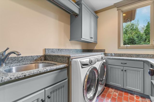 433 John R, Milford, MI 48381