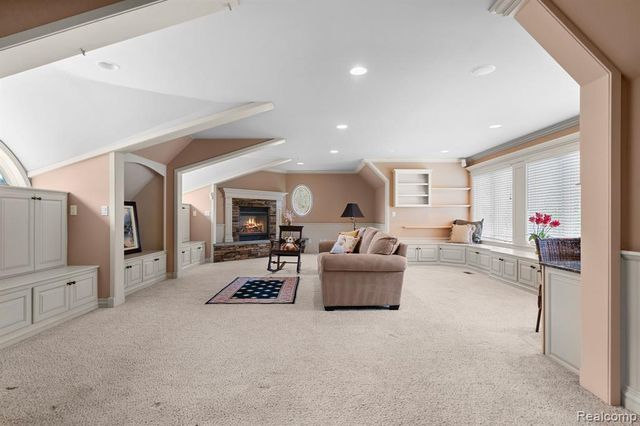 433 John R, Milford, MI 48381