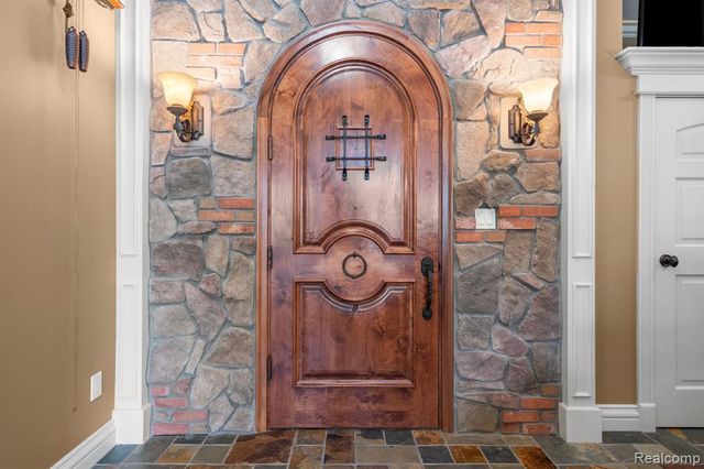 433 John R, Milford, MI 48381