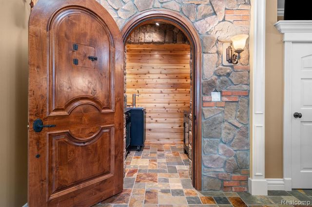 433 John R, Milford, MI 48381