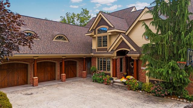 433 John R, Milford, MI 48381