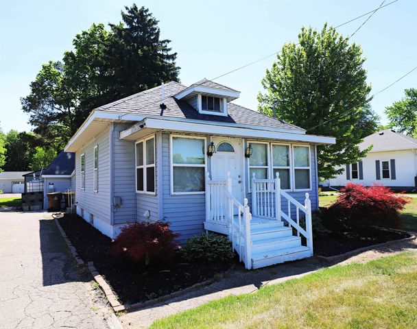 401 S Main Street, Chesaning, MI 48616