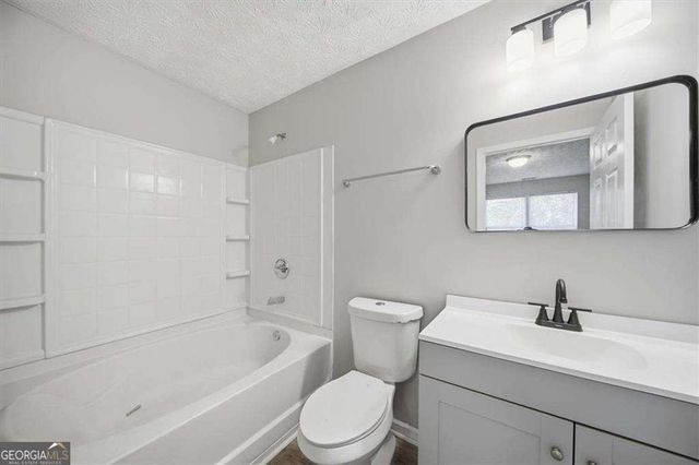 8201 Fairington Village Drive, Lithonia, GA 30038