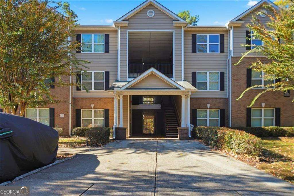 8201 Fairington Village Drive, Lithonia, GA 30038