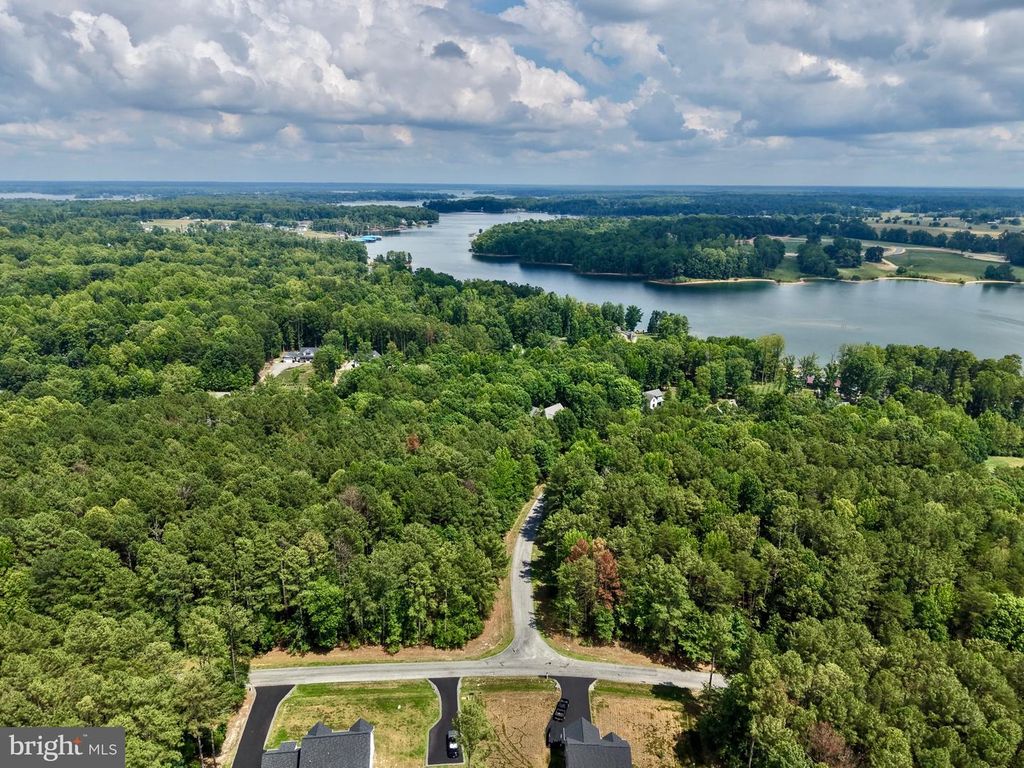 ACORN DR, Mineral, VA 23117