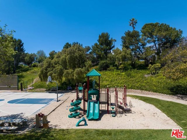 99 Paradise Cove Road, Malibu, CA 90265