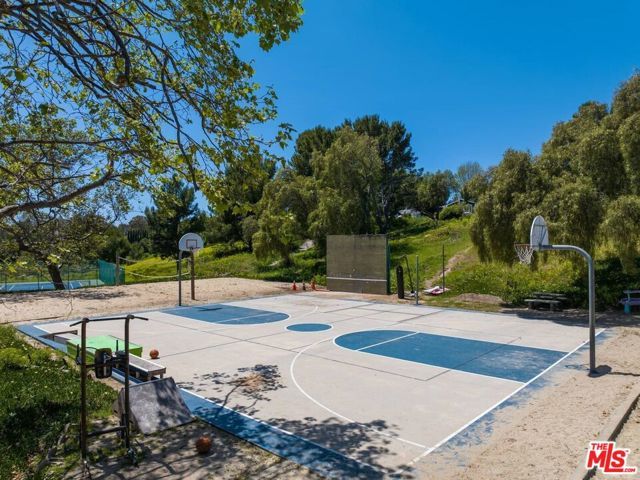 99 Paradise Cove Road, Malibu, CA 90265