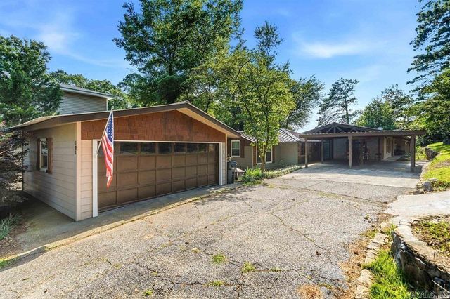 101 and 103 Oak Point Drive, Hot Springs, AR 71901