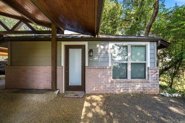 101 and 103 Oak Point Drive, Hot Springs, AR 71901
