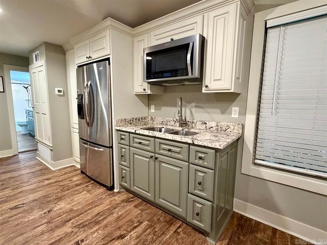 101 and 103 Oak Point Drive, Hot Springs, AR 71901