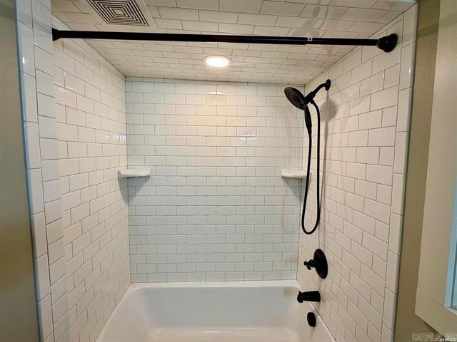 101 and 103 Oak Point Drive, Hot Springs, AR 71901