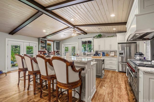 101 and 103 Oak Point Drive, Hot Springs, AR 71901