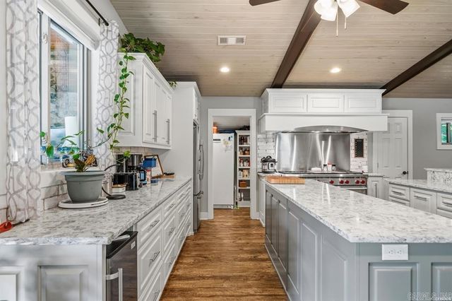 101 and 103 Oak Point Drive, Hot Springs, AR 71901