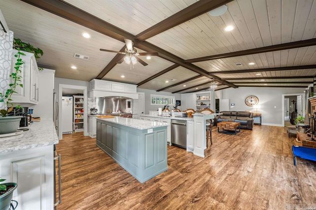 101 and 103 Oak Point Drive, Hot Springs, AR 71901