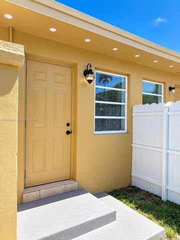 412 SW 10th Street n, Hallandale Beach, FL 33009
