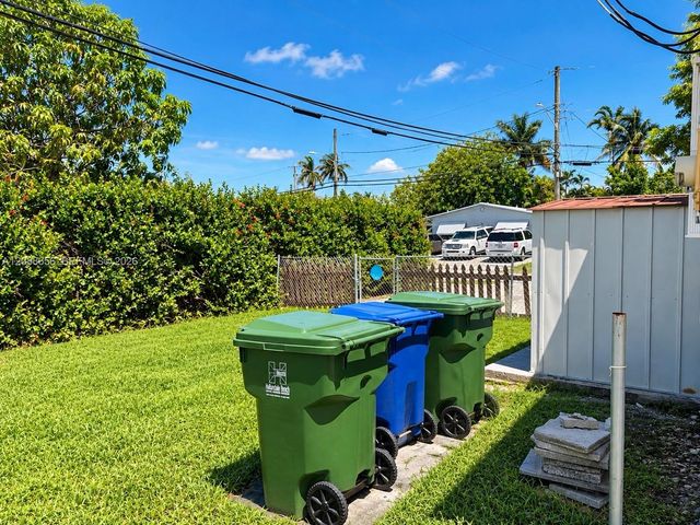 412 SW 10th Street n, Hallandale Beach, FL 33009