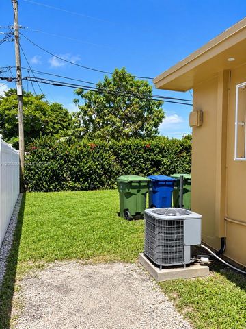412 SW 10th Street n, Hallandale Beach, FL 33009