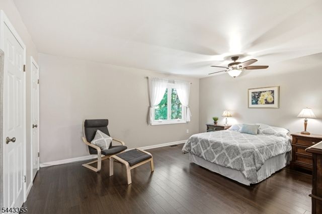 81 Canterberry Cir, Raritan Twp., NJ 08822