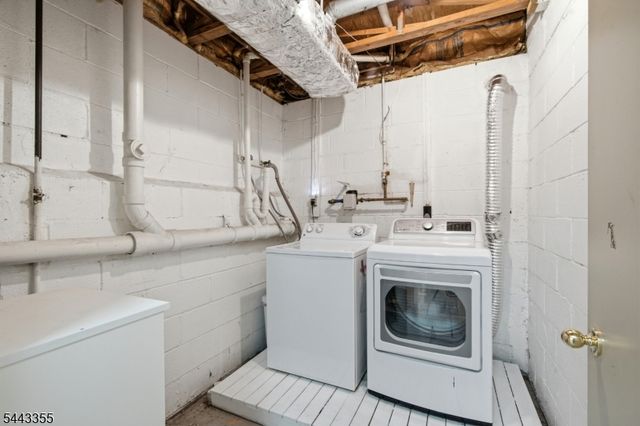 81 Canterberry Cir, Raritan Twp., NJ 08822