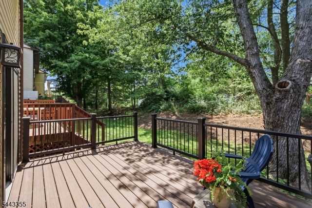 81 Canterberry Cir, Raritan Twp., NJ 08822