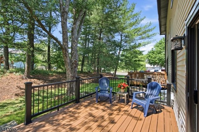 81 Canterberry Cir, Raritan Twp., NJ 08822