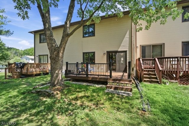 81 Canterberry Cir, Raritan Twp., NJ 08822