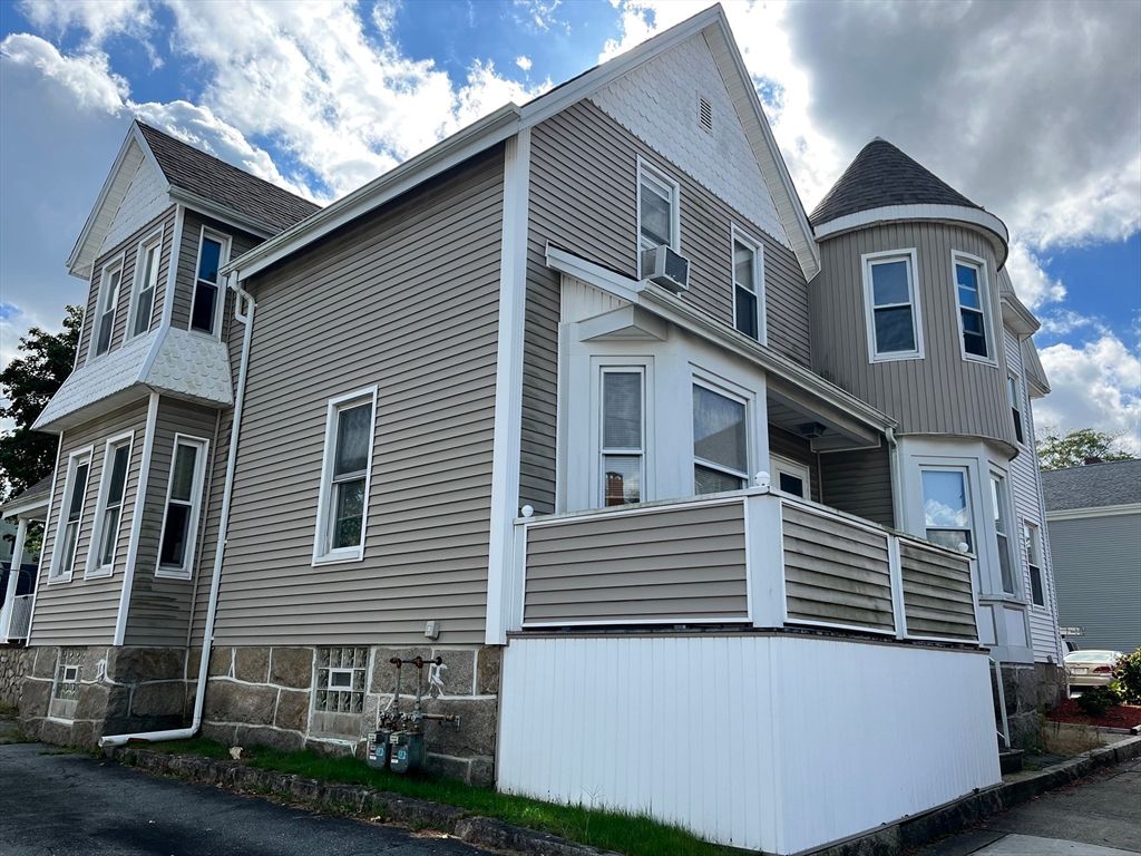 66 Parker St, New Bedford, MA 02740