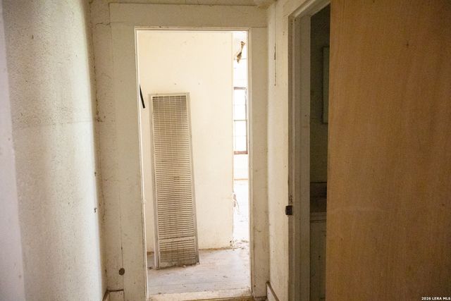 134 Kessler Ln, Knippa, TX 78870