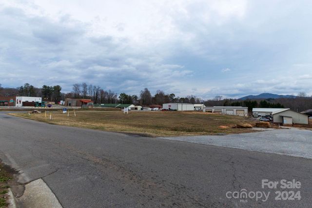 99999 Mill Road, Marion, NC 28752