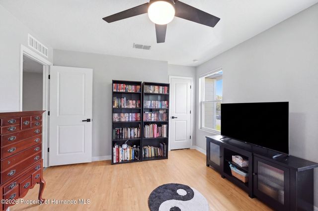 12145 Peregrine Falcon Avenue, Weeki Wachee, FL 34614
