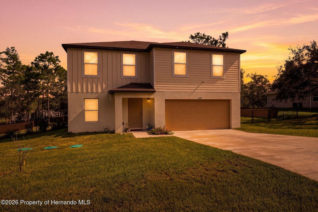 12145 Peregrine Falcon Avenue, Weeki Wachee, FL 34614