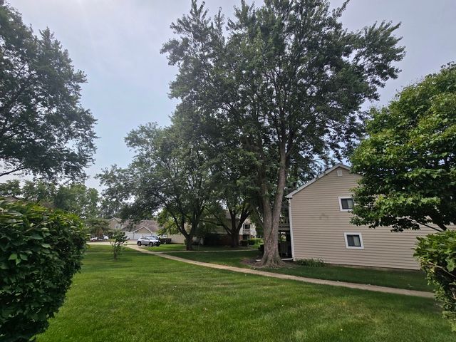 349 Newgate Court C1, Schaumburg, IL 60193