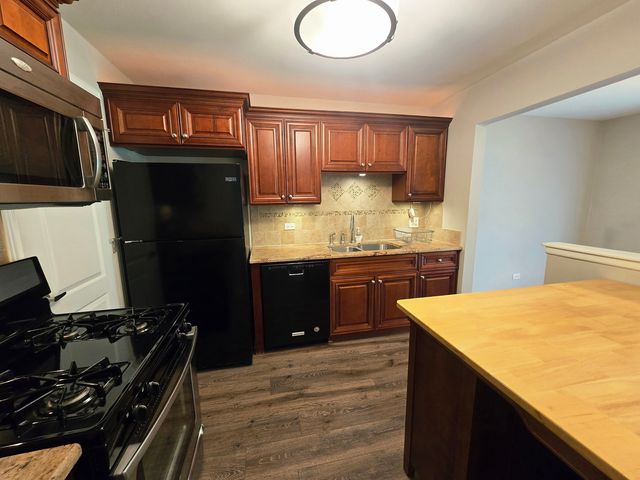 349 Newgate Court C1, Schaumburg, IL 60193