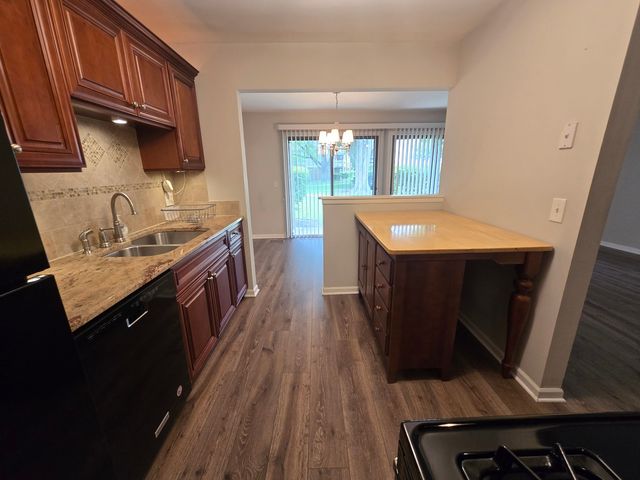 349 Newgate Court C1, Schaumburg, IL 60193