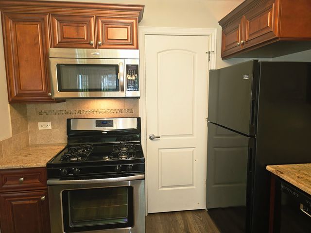 349 Newgate Court C1, Schaumburg, IL 60193