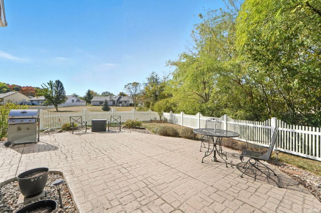 7901 Bridle Crossing, Fort Wayne, IN 46825