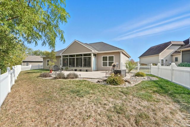 7901 Bridle Crossing, Fort Wayne, IN 46825